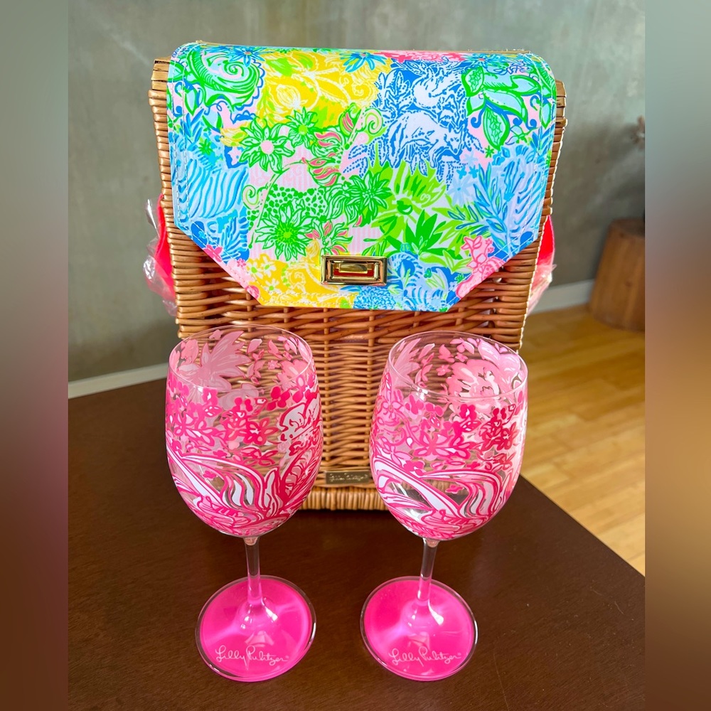 Lilly Pulitzer Wicker and Pink Wine Tote Picnic Basket w/Wine Glasses Stemware